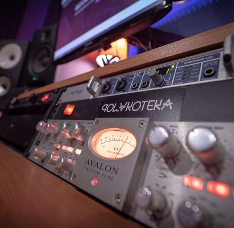 1-polakoteka-estudio-de-grabacion-y-videoclip-en-sevilla-beat-exclusivo-oneshot